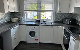 Entire Modern Apartment In Oban With Balcony
